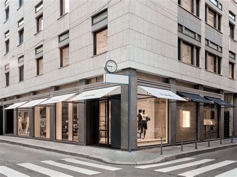 telefono boutique chanel milano|Chanel inaugura una seconda boutique a Milano dedicata.